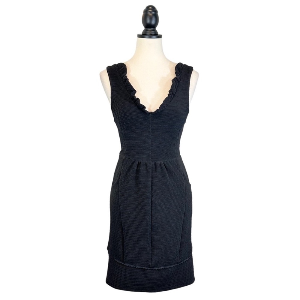 Anthropologie MAEVE Dress Ruffled Ottoman
Black V-Neck Sleeveless, Size XS